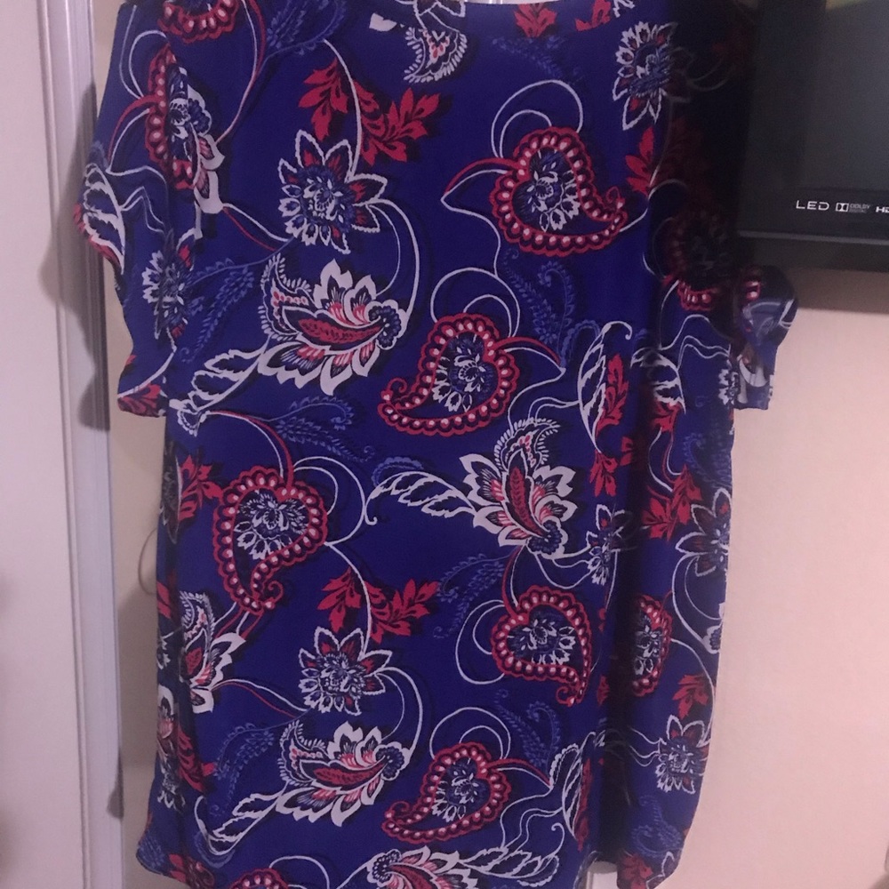 Dana Buchman button down blouse